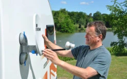 Sat-Antenne Remora -Dometic Verkaufsgeschäft 251208 1781457