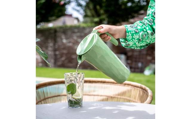 Koziol Club Pitcher Superglas Kanne Mit Deckel 1,5 Liter Nature Wood 4 Koziol Club Pitcher Superglas Kanne Mit Deckel 1,5 Liter Nature Wood – Bild 4